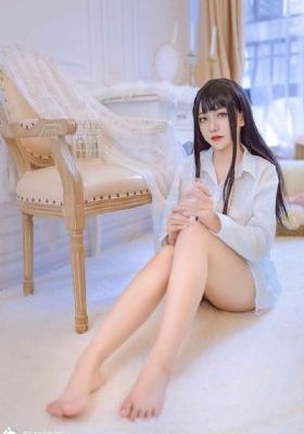 年轻女秘书_720手机在线看