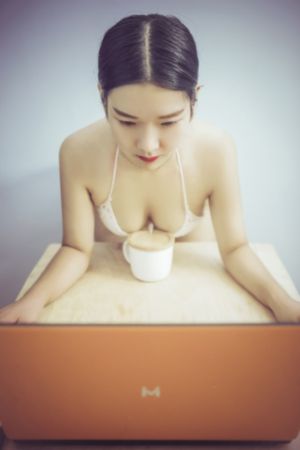 按摩女郎电影_国产剧免费观看视频